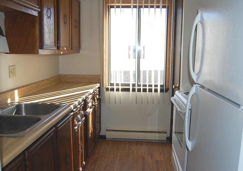 Barton Avenue Estates Apartments For Rent in West Bend, WI