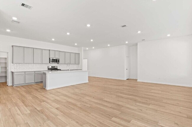 Photo - 18211 Saffron Sun St