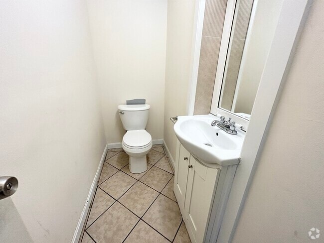 Building Photo - 2 Folsom Ave Unit 2 Rental