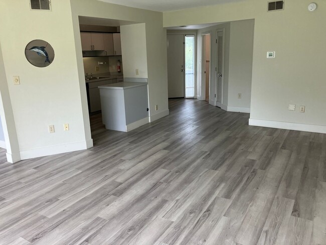 Photo - 2 bedroom 2.5 bathroom in Calabash Unit 8