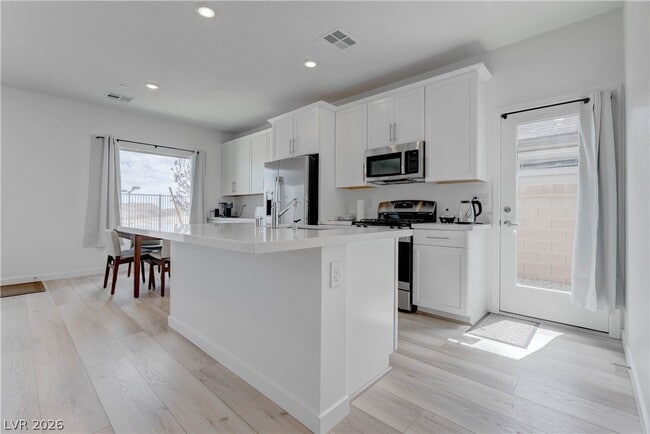 Photo - 904 Kings Clf Ln