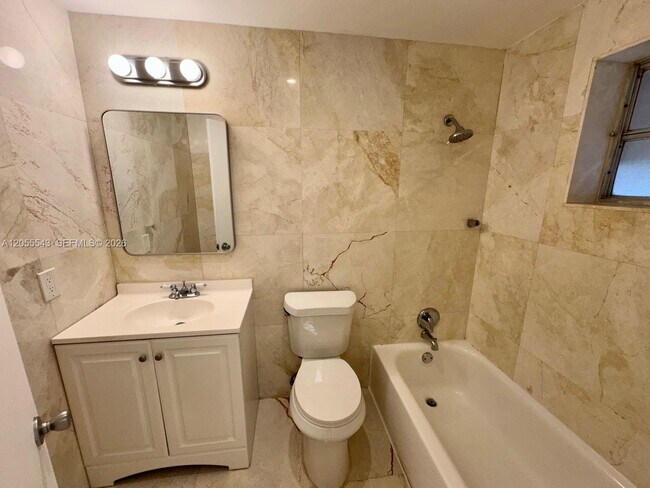 Photo - 10901 N Kendall Dr Unit 210