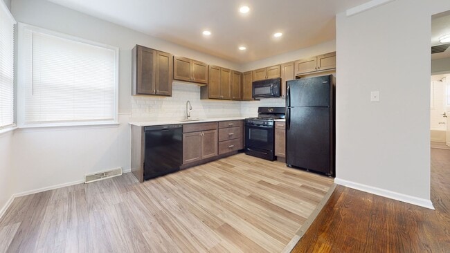 Photo - 2111 Otis Ave