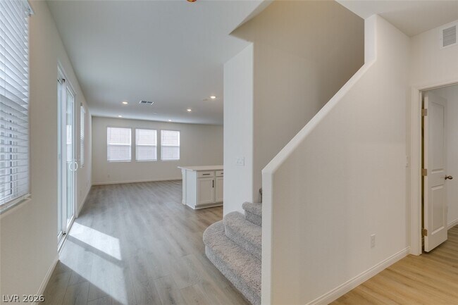 Photo - 9133 Vesey Ave