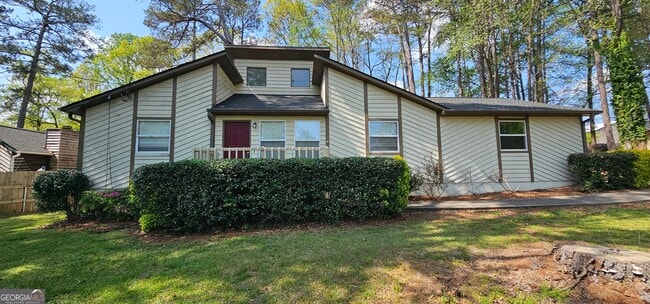 Building Photo - 804 Emerald Forest Cir SW