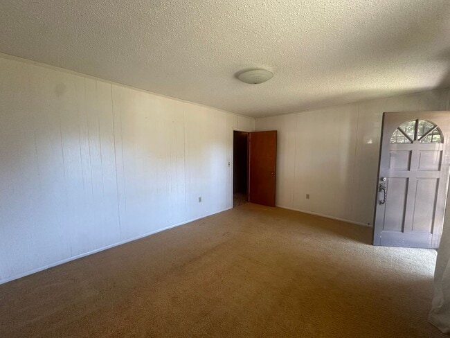 Photo - Charming 3-Bedroom, 2-Bath Home in Peacefu...