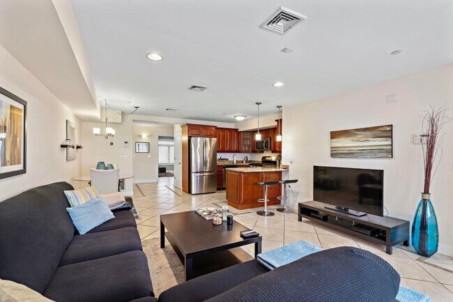 124 68th St Unit 104