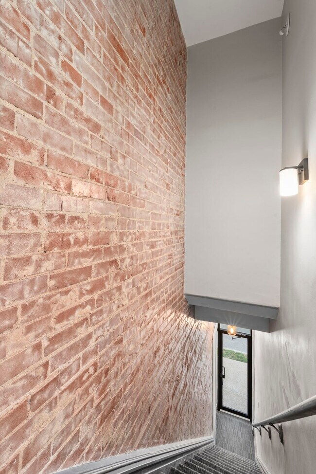 Photo - 2700 Macklind Ave