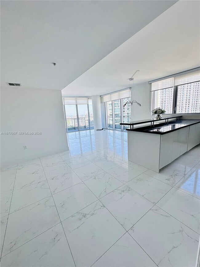 Photo - 92 SW 3rd St Unit 3105