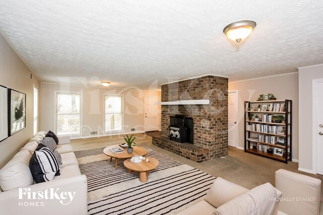 1105 Honeysuckle Dr