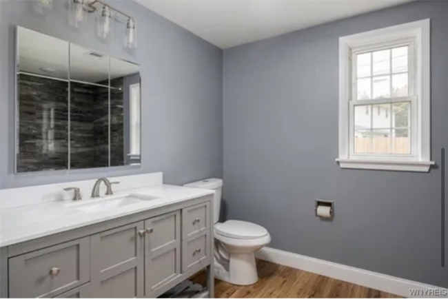 Photo - 12 Sundridge Dr House