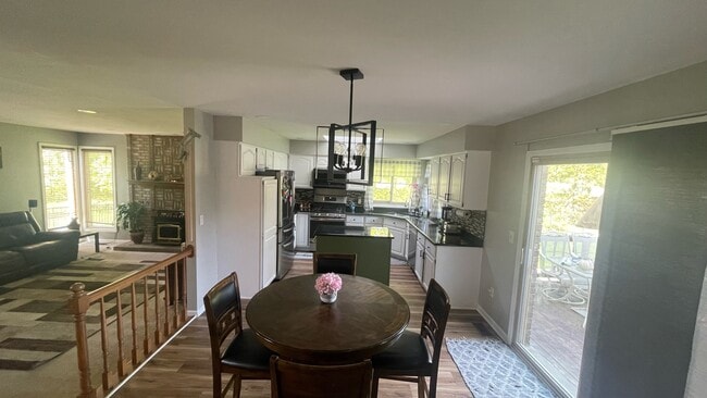 Photo - 1027 Congress Dr