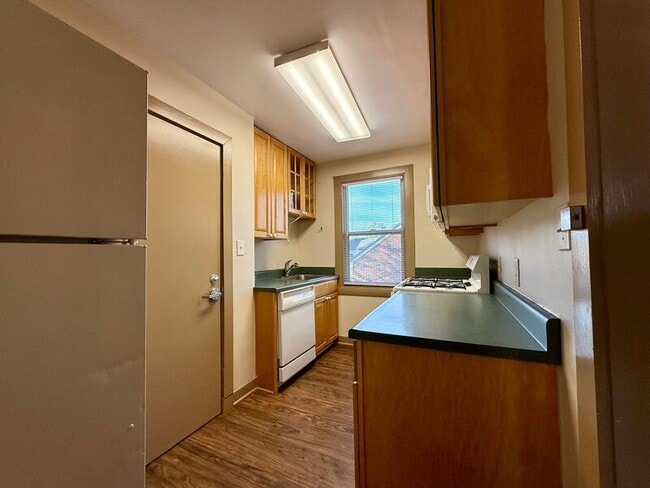 Photo - 1400 Kenmore Ave Unidad E6