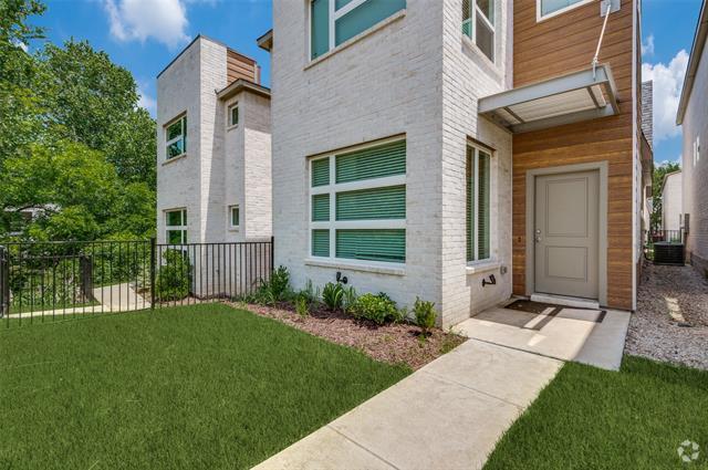 Building Photo - 327 Oakbend Dr Rental