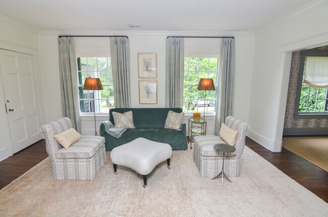 Photo - English Cottage in the heart of Belle Meade