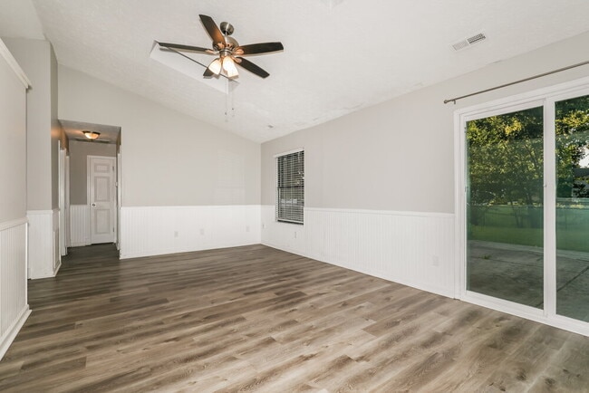 Photo - 6210 Carrie Cir