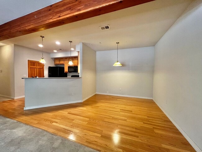 Photo - 5220 Boardwalk Dr