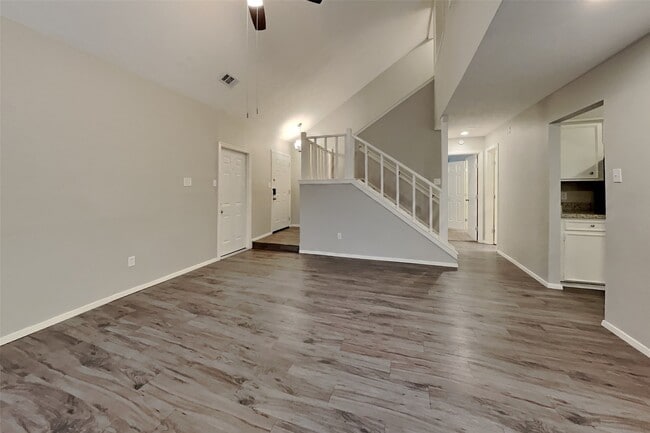 Photo - 2 River Birch Ln
