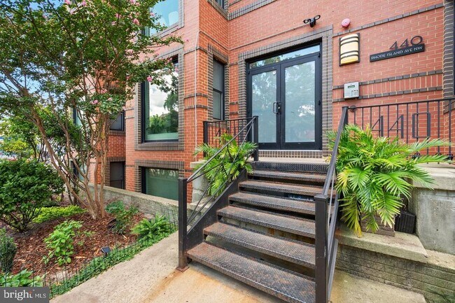 Building Photo - 440 Rhode Island Ave NW Unit 203