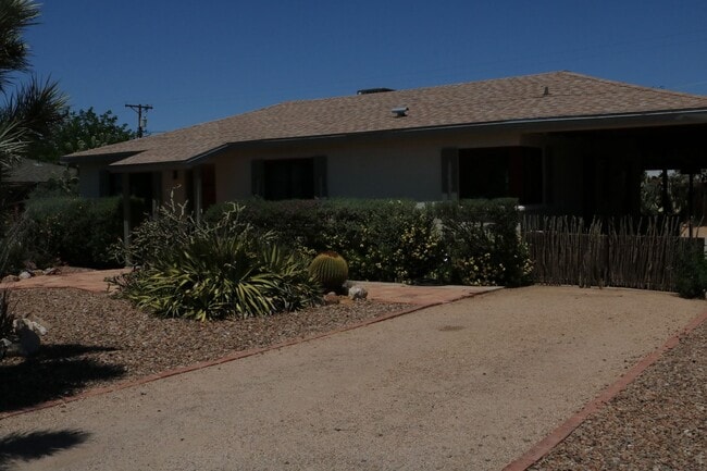 Photo - Two bedroom one bath fully furnished located in central Tucson!