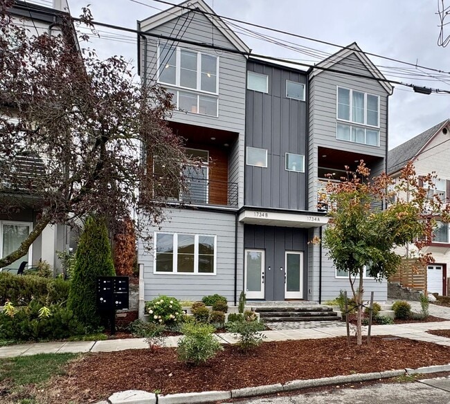Building Photo - Ballard Townhome