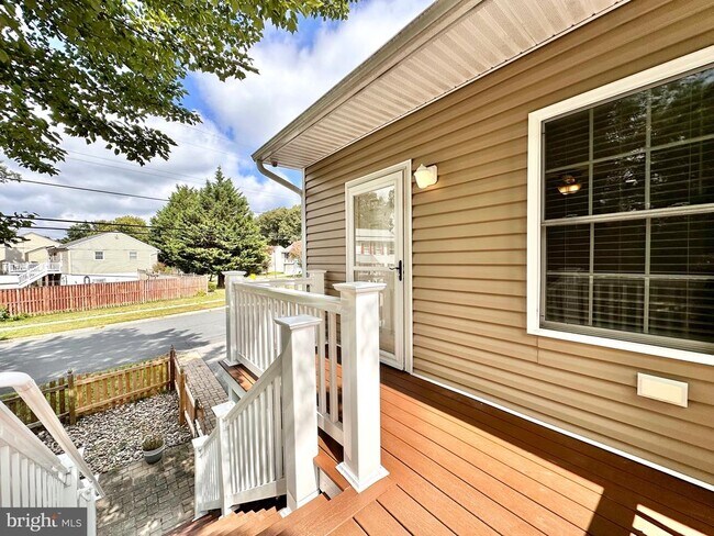 Photo - 1217 Somerset Rd