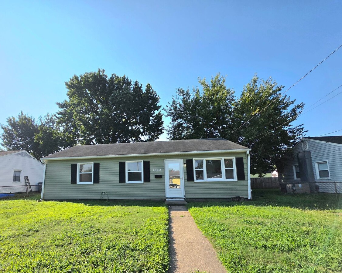 Photo - 1832 Bancroft Dr