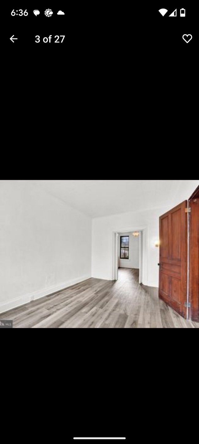 Room 1 - 153 W Jackson St Unit 1