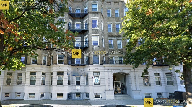 Building Photo - 1121 Commonwealth Ave Rental
