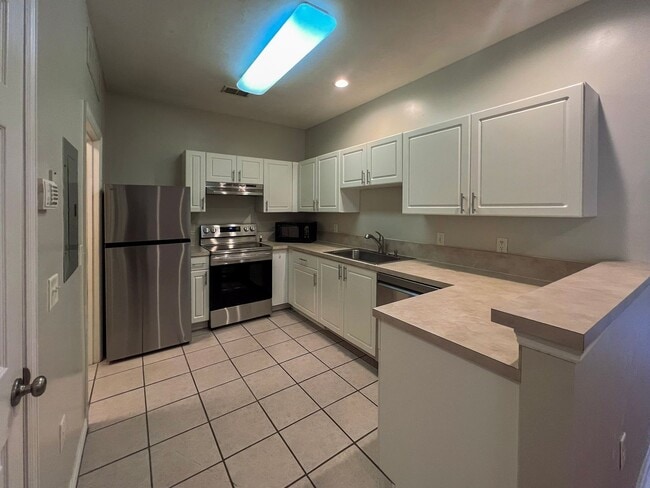 Photo - 1/1 Condo in the Greens at West End - Available mid-June! *Approved Application*