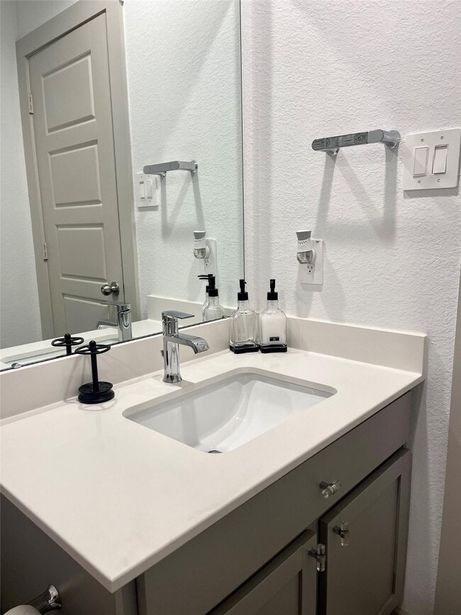 Photo - 206 John House Ln