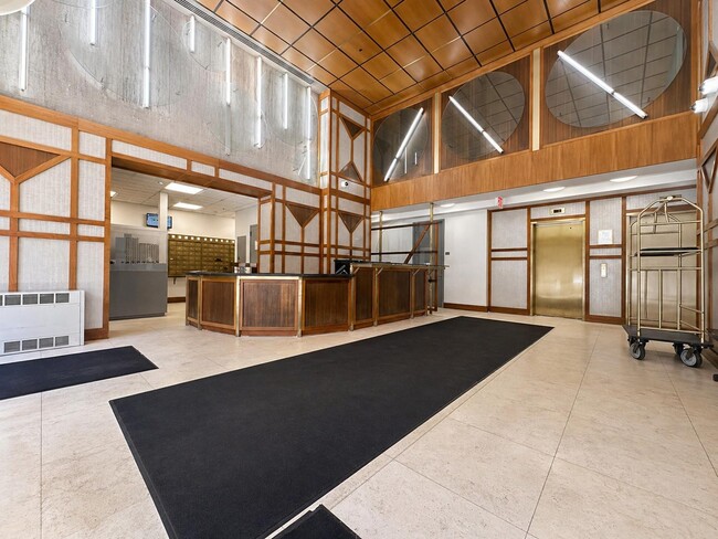 Photo - 323 W 96th St Unidad 101