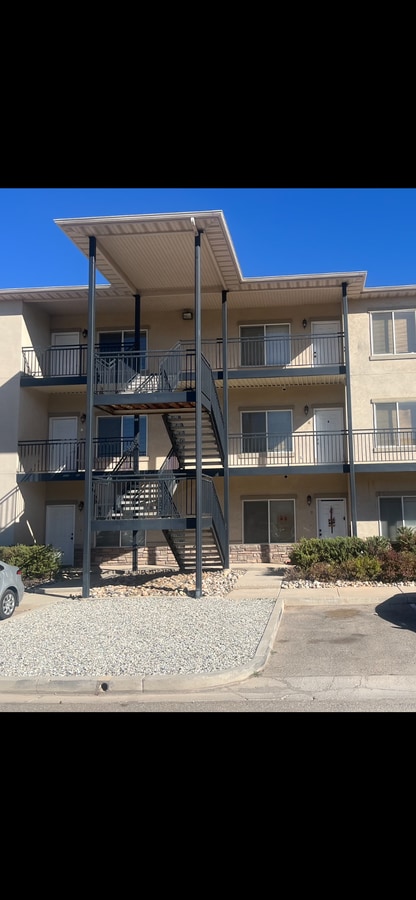 Photo - 576 W 1045 N Condo