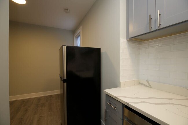 Photo - 545 W Belmont Ave Unit C3