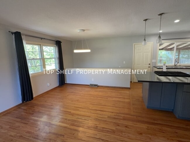 Photo - 502 SE 4th St