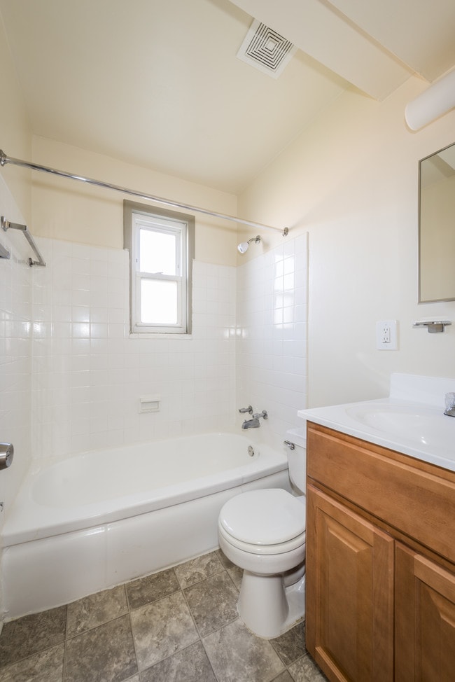 Baño - Frederick Greenes Apartments