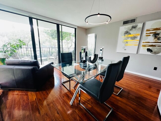 Photo - 1201 River Reach Dr Unidad 110