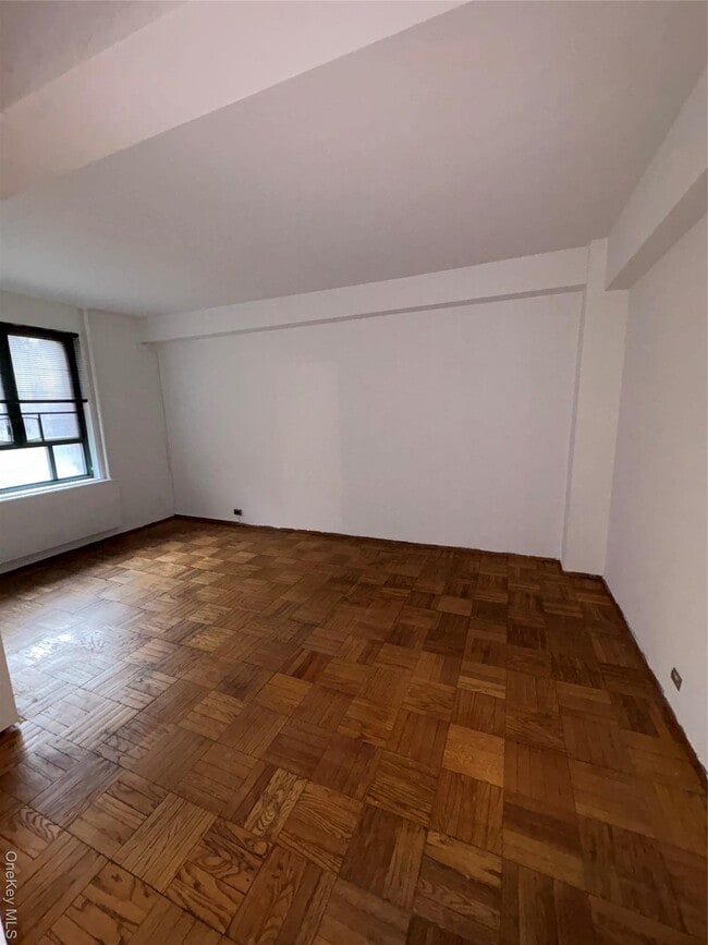 Photo - 24 Metropolitan Oval Unit ME