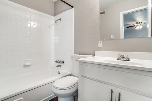 Photo - Across the Street Apartamentos