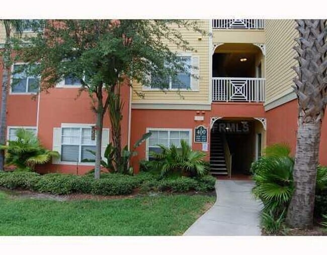 Building Photo - Spacious  and nice 2nd floor 2bed/1bath un... Rental