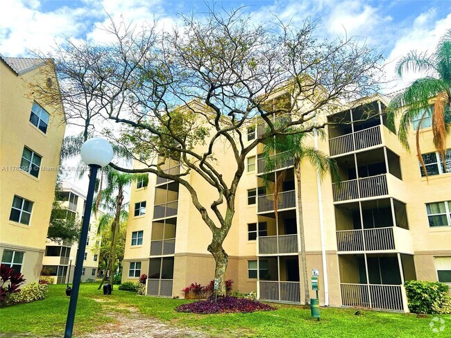 Building Photo - 8353 Lake Dr Unit 303 Rental