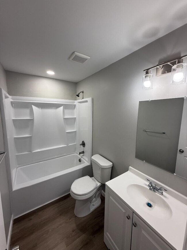 Photo - 214 Church St