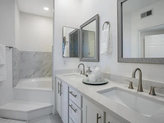 Photo - 5249 E Shea Blvd Unidad 115