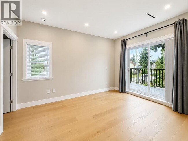 Photo - 498 Macdonald St