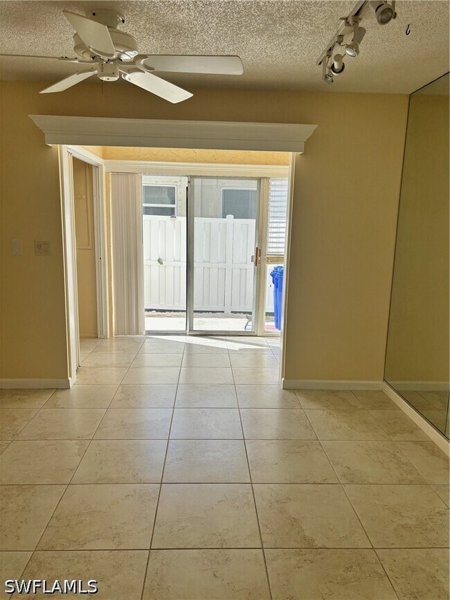 Photo - 296 4th Ave S Unidad 296