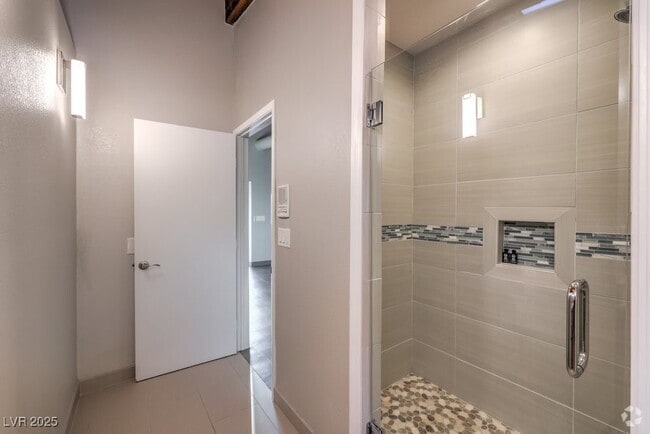 Building Photo - 2070 Irwin Cir Rental