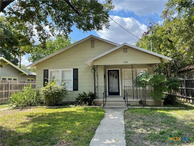 Photo - 588 S Castell Ave Casa