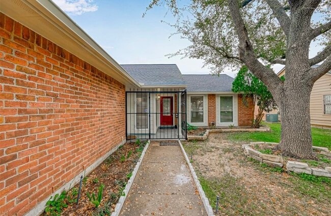 Photo - 16910 Cairngale St