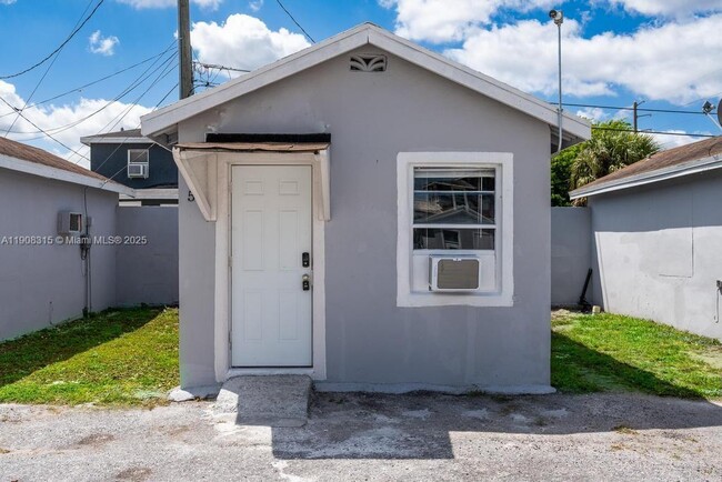 Photo - 12101 Everglades St Unit 7