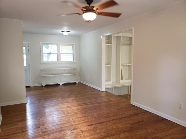 Photo - 548 Mineral Rd